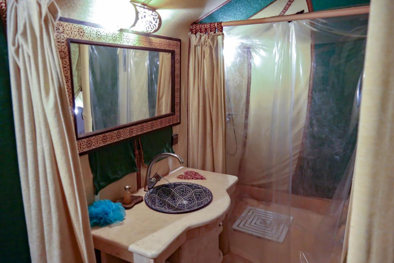 Luxury tent Sahara Desert Luxury Camp *